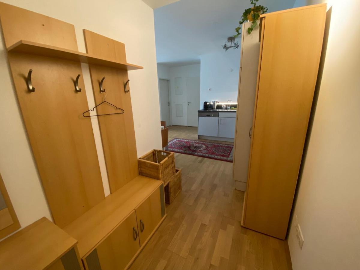 Apartment 9 Stops Away From City-Centre Viena Exterior foto